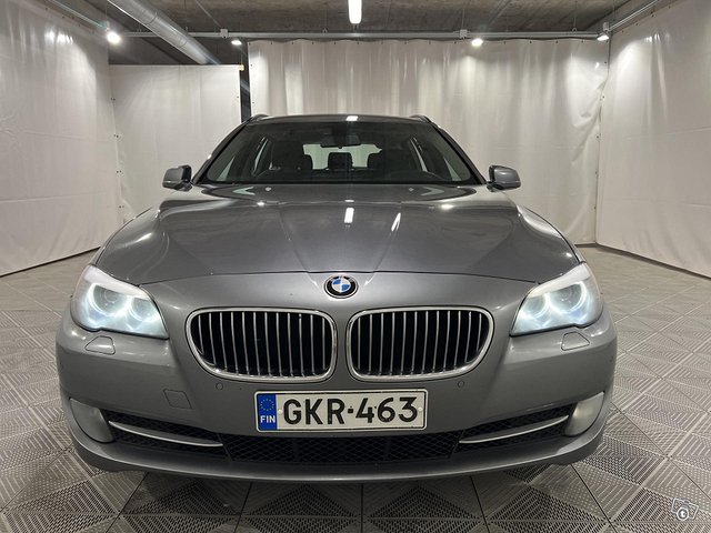 BMW 520 13