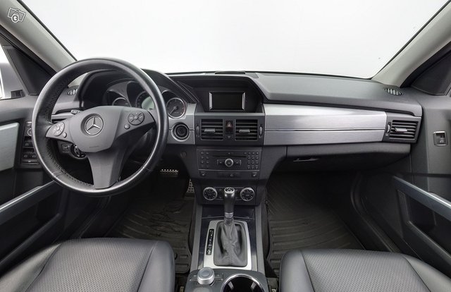 Mercedes-Benz GLK 11