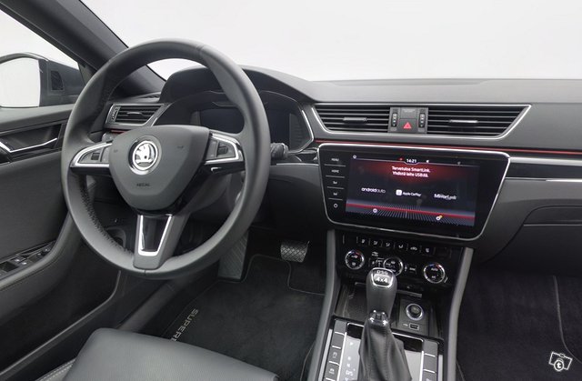 Skoda Superb 9