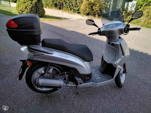 Kymco 200i, kuva 1