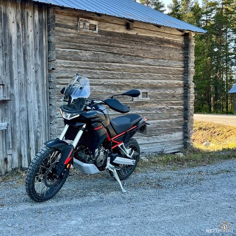 Aprilia Tuareg 2