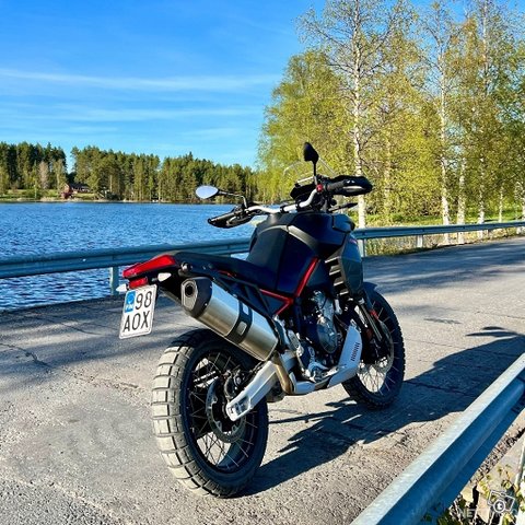 Aprilia Tuareg 4