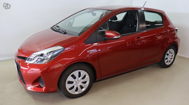 Toyota YARIS 2