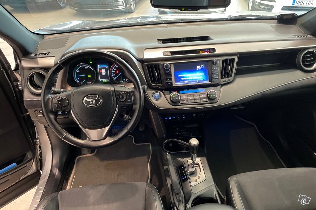 TOYOTA RAV4 7