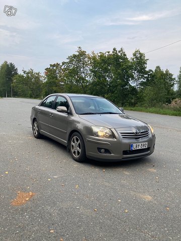 Toyota Avensis, kuva 1