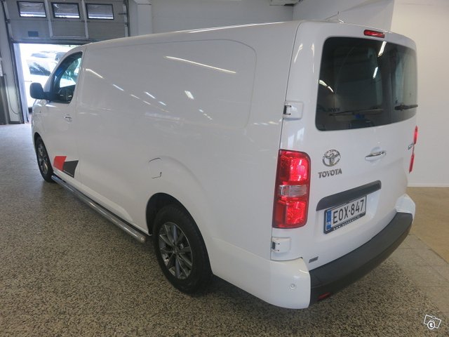 Toyota Proace 11