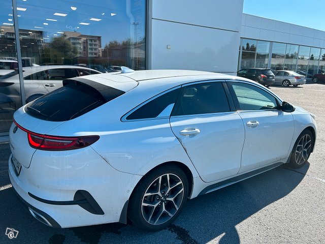 Kia ProCeed 4