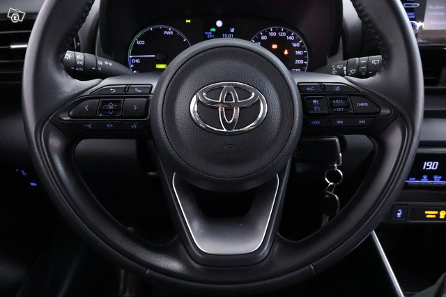 TOYOTA YARIS 16