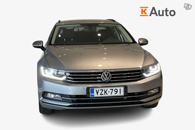 VOLKSWAGEN PASSAT 4