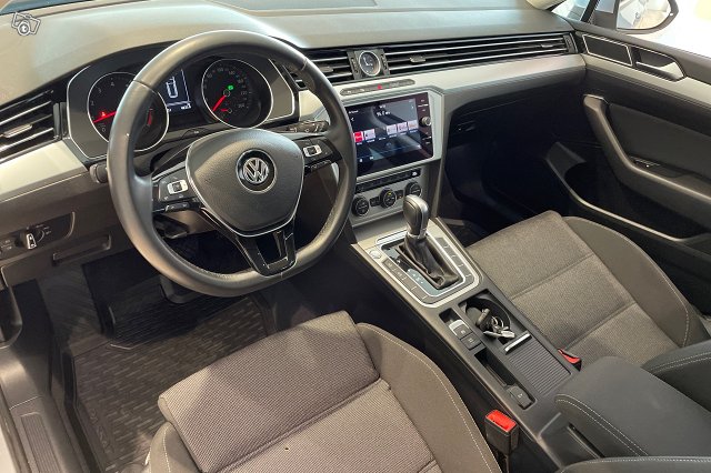 VOLKSWAGEN PASSAT 6