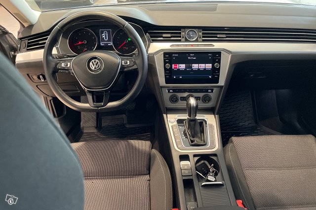 VOLKSWAGEN PASSAT 7