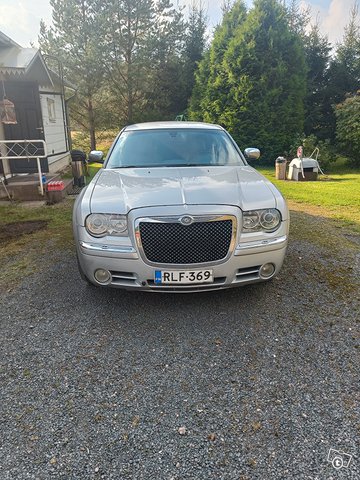 Chrysler 300C 3