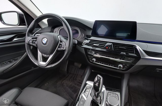 BMW 530e 9