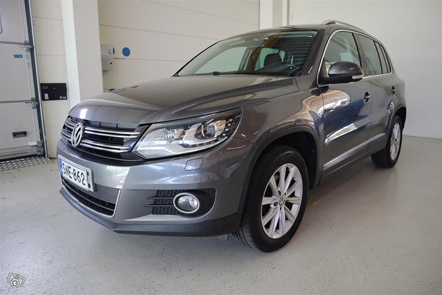 VOLKSWAGEN Tiguan