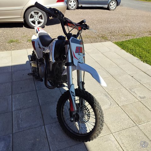 BSE 125cc 5