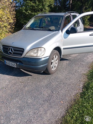 Mercedes-Benz ML 270, kuva 1