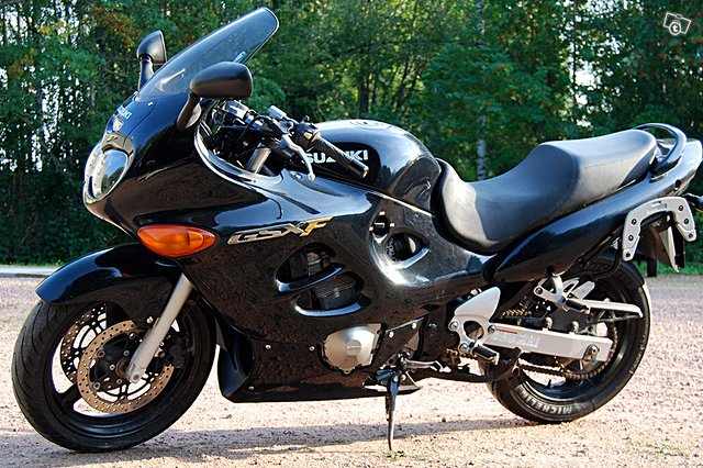 Suzuki GSX-F | karkkia tarjolla, kuva 1