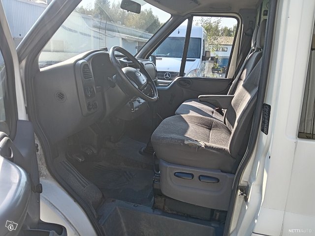 Ford Transit 9