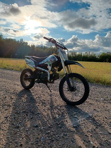 X-motos 125, kuva 1