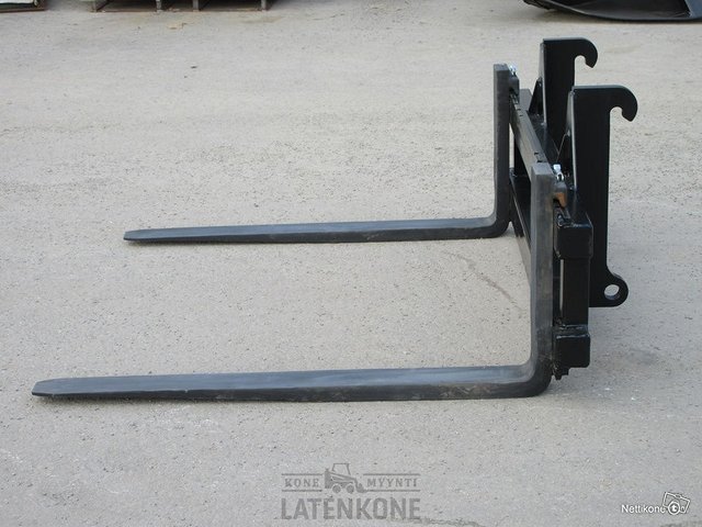 Laten Trukkipiikit 2500kg 1500mm/1200mm 2A Volvo L20-25 4