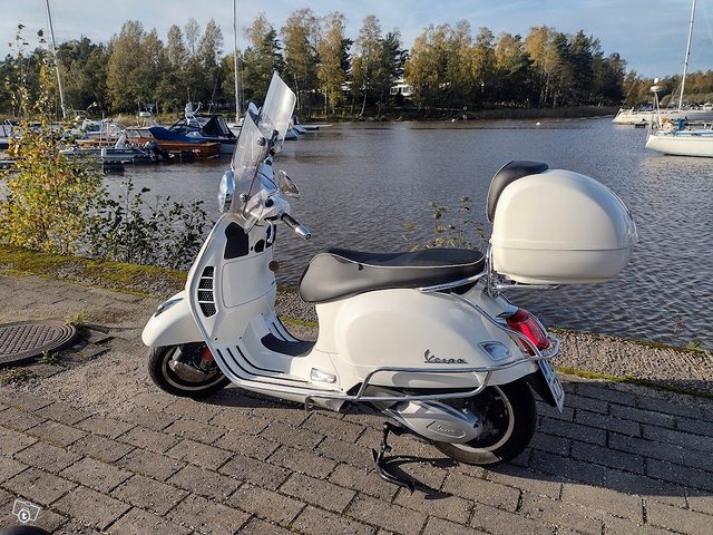 Vespa GTS 300 Super vm 2022 2