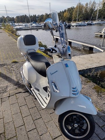 Vespa GTS 300 Super vm 2022 7