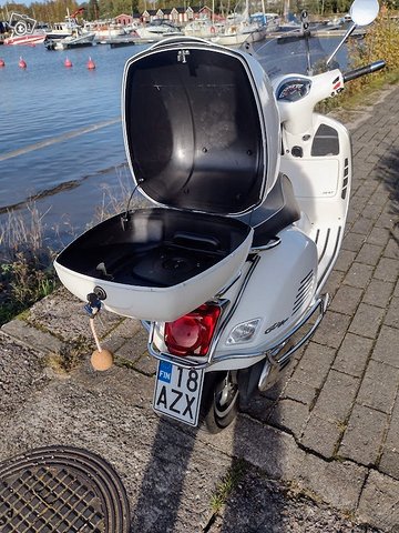 Vespa GTS 300 Super vm 2022 8