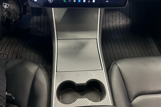 Tesla Model 3 17