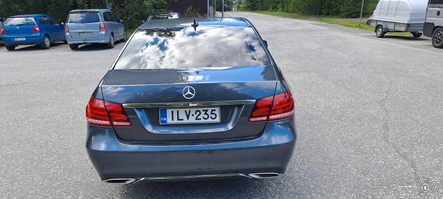 Mercedes-Benz E-sarja 4