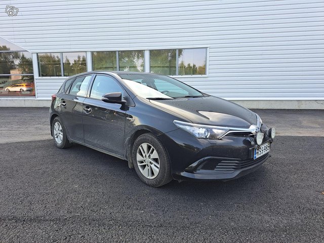 TOYOTA Auris