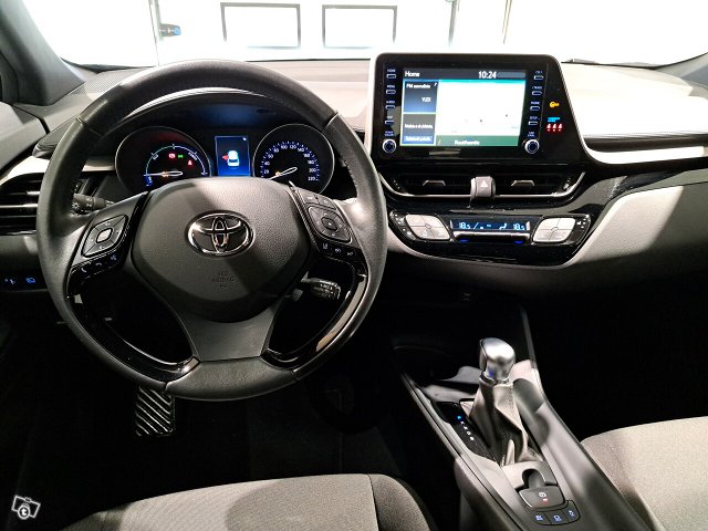 Toyota C-HR 11