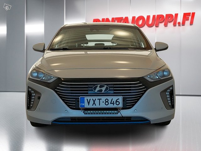 Hyundai IONIQ Plug-in 3