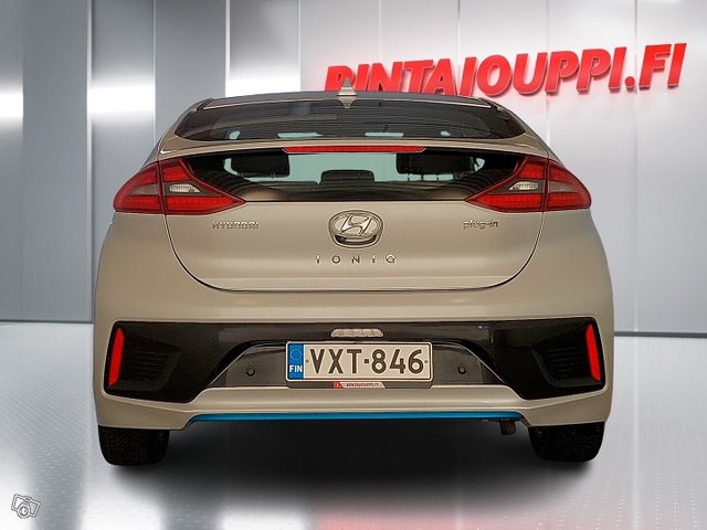 Hyundai IONIQ Plug-in 4