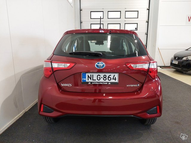 Toyota Yaris 6