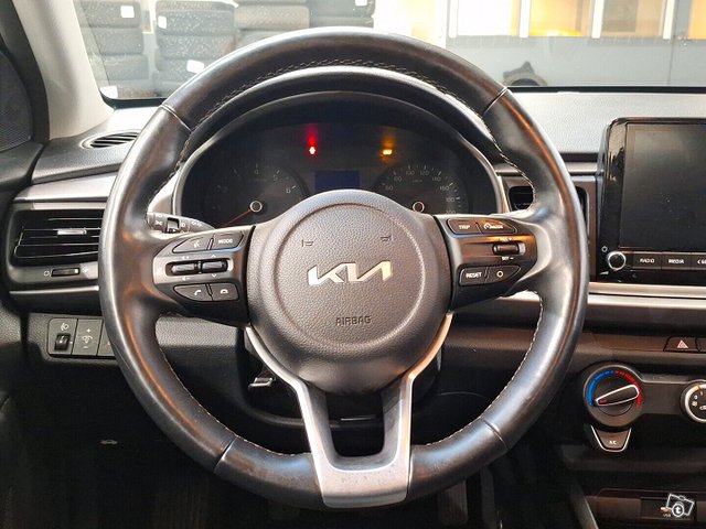 Kia Rio 8