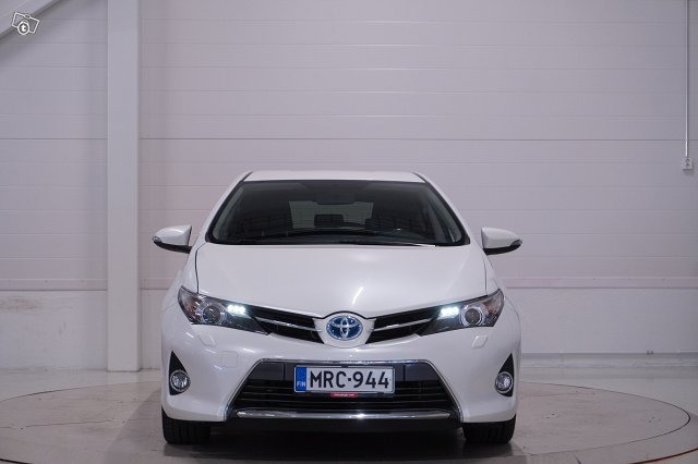 TOYOTA AURIS 2