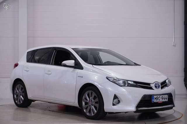 TOYOTA AURIS 3