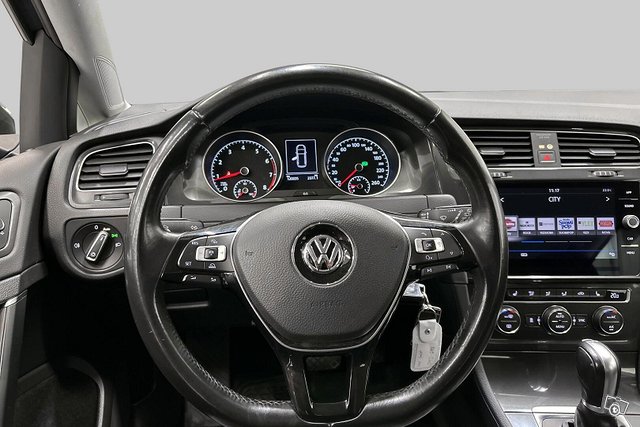 Volkswagen Golf 19