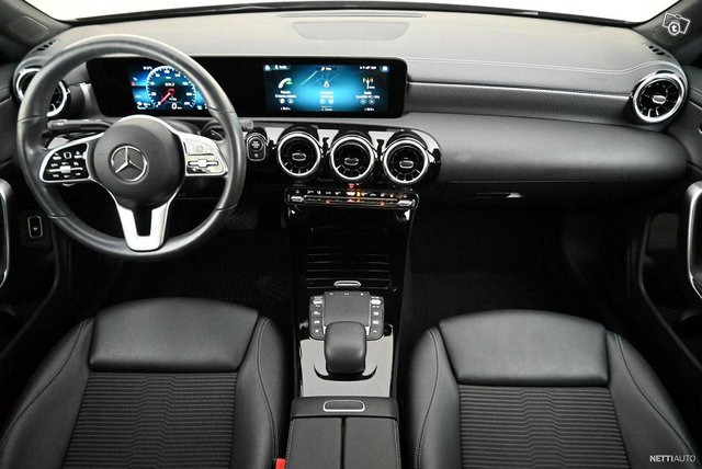 Mercedes-Benz CLA 8