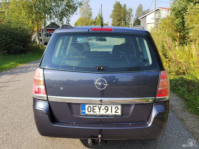 Opel Zafira 4