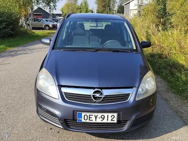 Opel Zafira 8