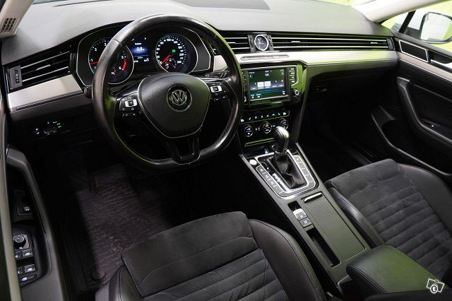 Volkswagen Passat 11