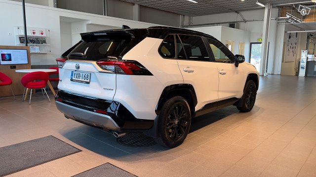 Toyota RAV4 5