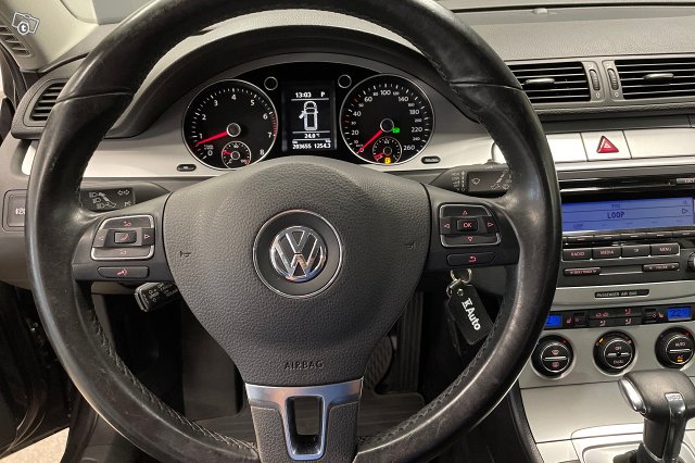 VOLKSWAGEN PASSAT 12