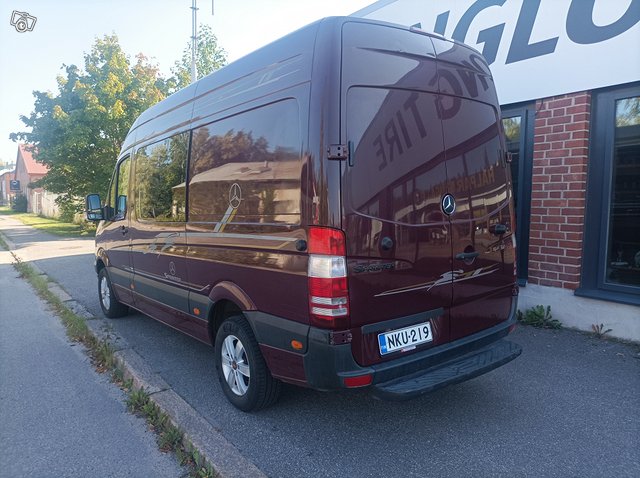 Mercedes-Benz Sprinter 4