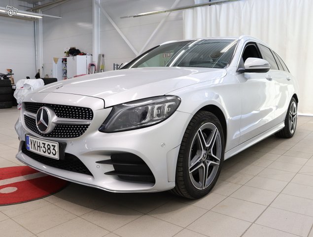 Mercedes-Benz C 8