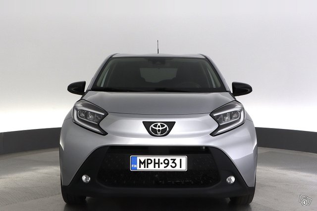 Toyota Aygo X 8