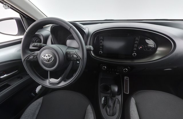 Toyota Aygo X 11