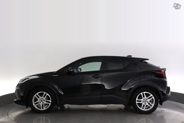 Toyota C-HR 2