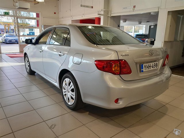 TOYOTA Corolla 2